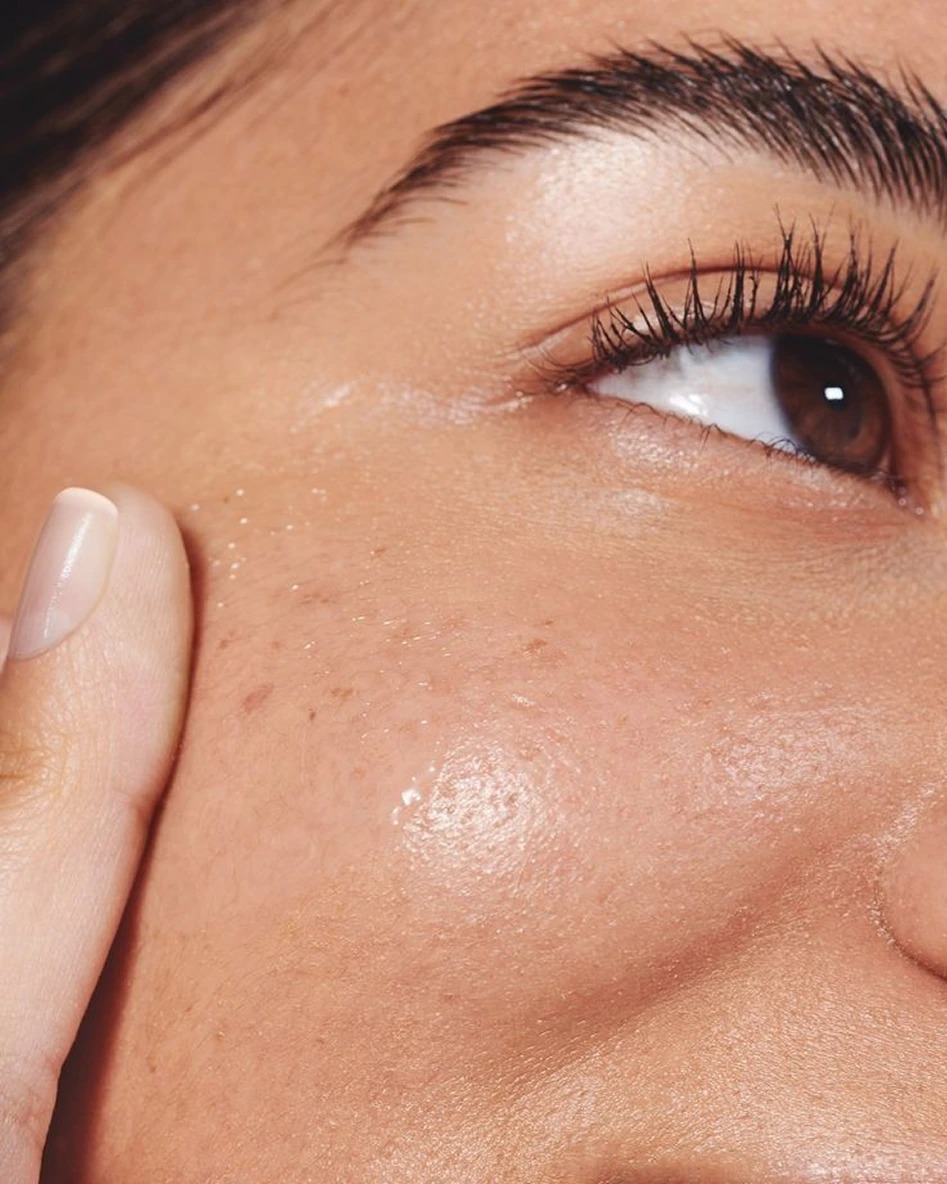 Gros plan sur la texture de la peau du visage